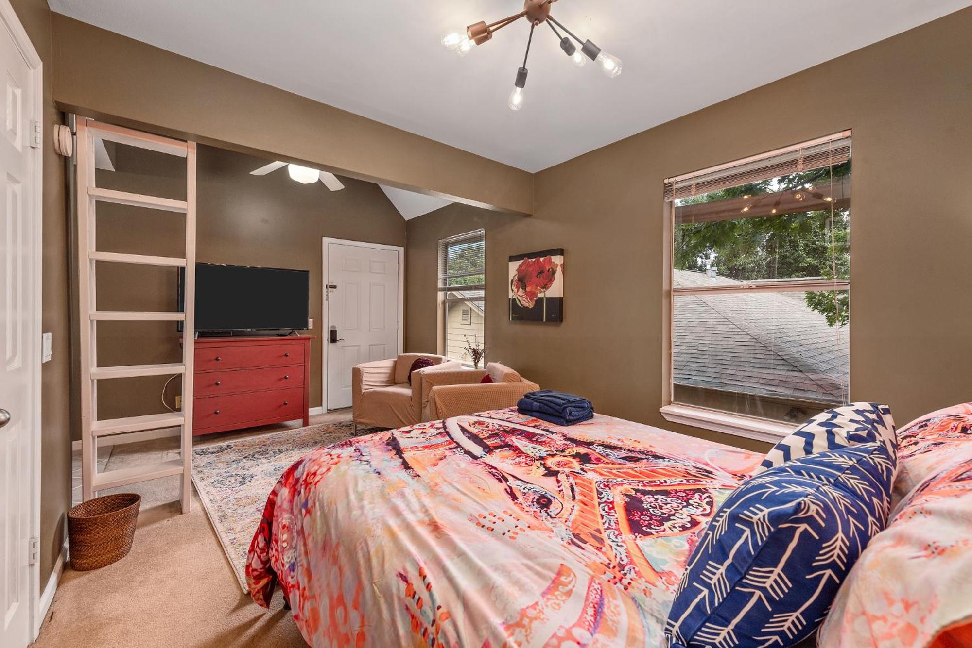 Boho-inspired Haven With Free Park Apartment Houston